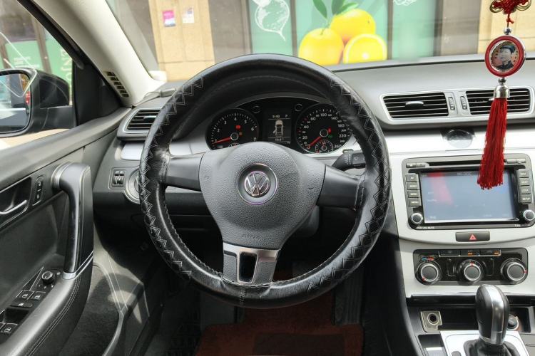 Used Volkswagen Magotan 2013 1.8TSI Comfort Model Steering Wheel