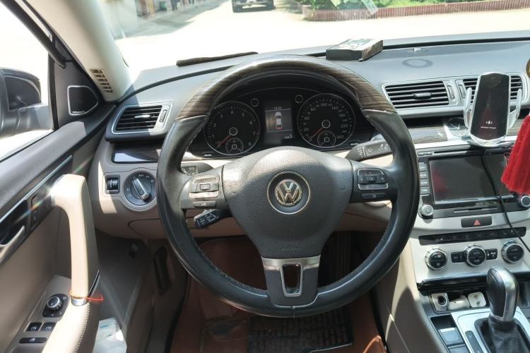 Used Volkswagen Magotan 2013 2.0 TSI Ultimate Model Steering Wheel