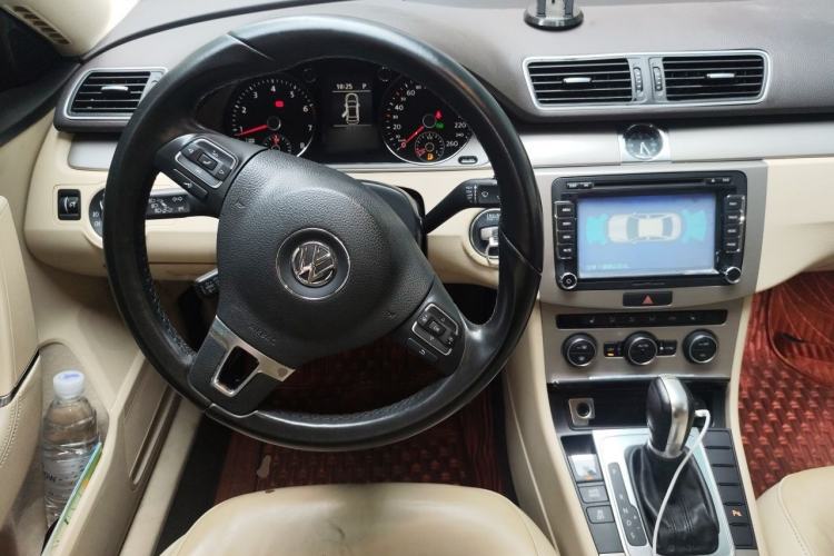 Used Volkswagen Magotan 2013 1.8TSI Luxury Model Steering Wheel