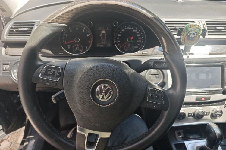 Used Volkswagen Magotan 2013 1.8TSI Prestige Model Steering Wheel