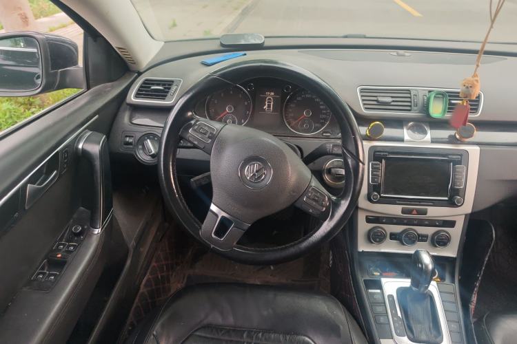 Used Volkswagen Magotan 2013 1.8TSI Luxury Model Steering Wheel