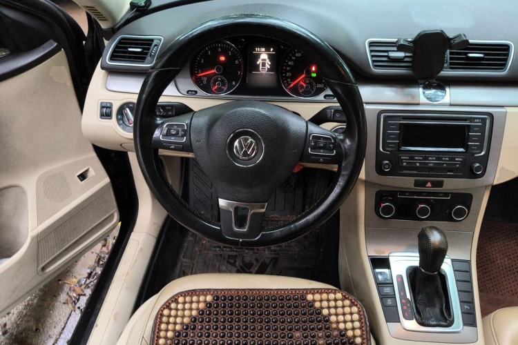 Used Volkswagen Magotan 2013 1.8TSI Premier Model Steering Wheel