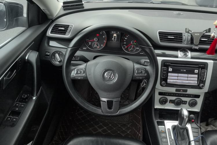 Used Volkswagen Magotan 2013 2.0 TSI Luxury Model Steering Wheel