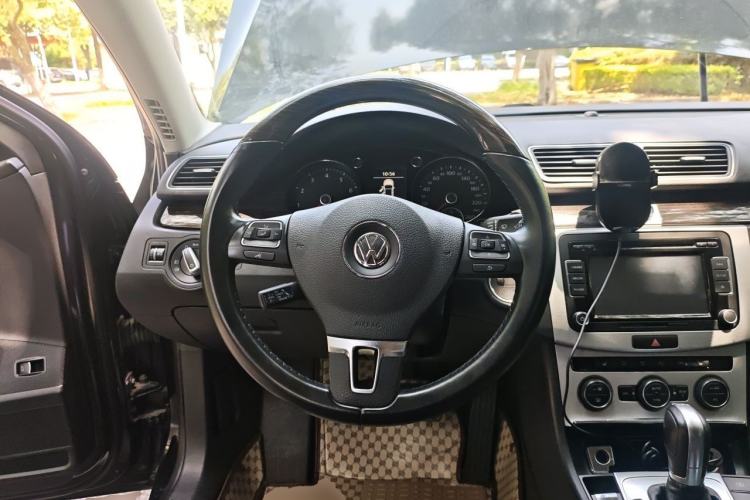 Used Volkswagen Magotan 2013 2.0 TSI Prestige Model Steering Wheel
