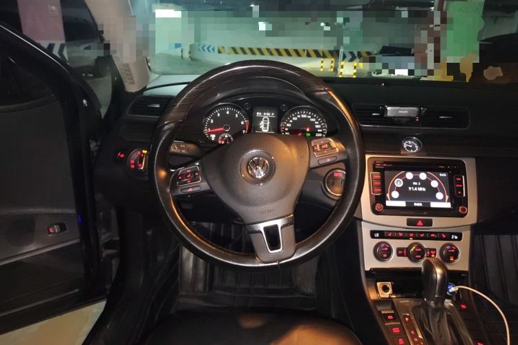Used Volkswagen Magotan 2013 1.8TSI Prestige Model Steering Wheel