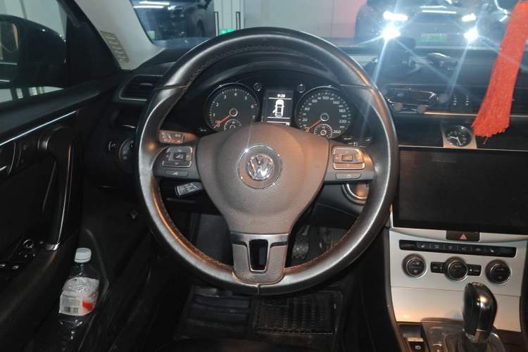 Used Volkswagen Magotan 2013 2.0 TSI Luxury Model Steering Wheel