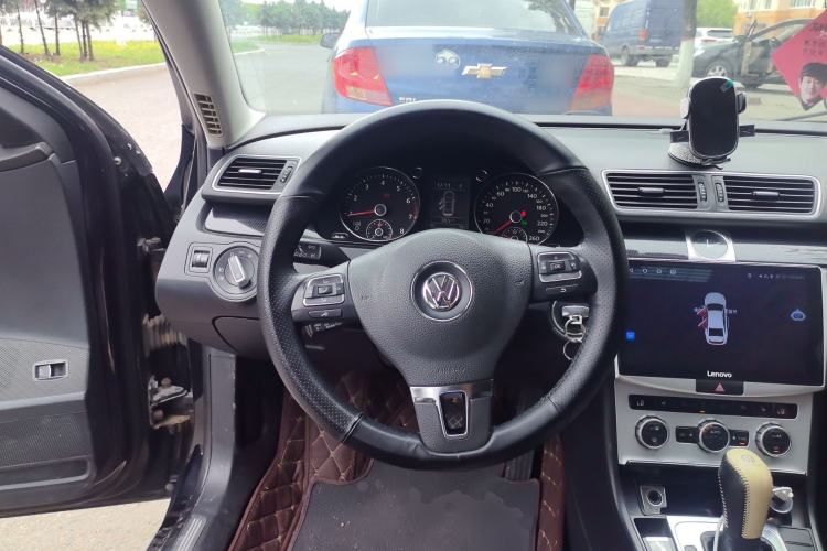 Used Volkswagen Magotan 2013 2.0 TSI Luxury Model Steering Wheel