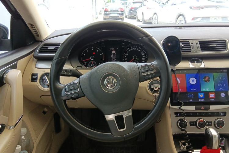Used Volkswagen Magotan 2013 1.8TSI Luxury Model Steering Wheel