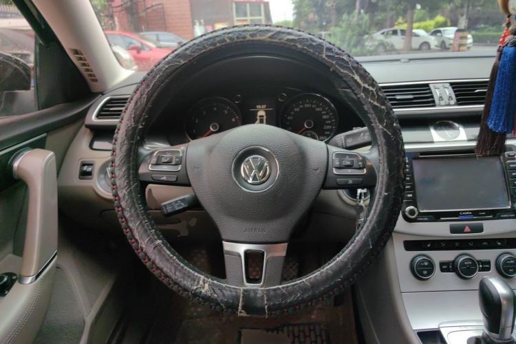 Used Volkswagen Magotan 2013 1.8TSI Luxury Model Steering Wheel