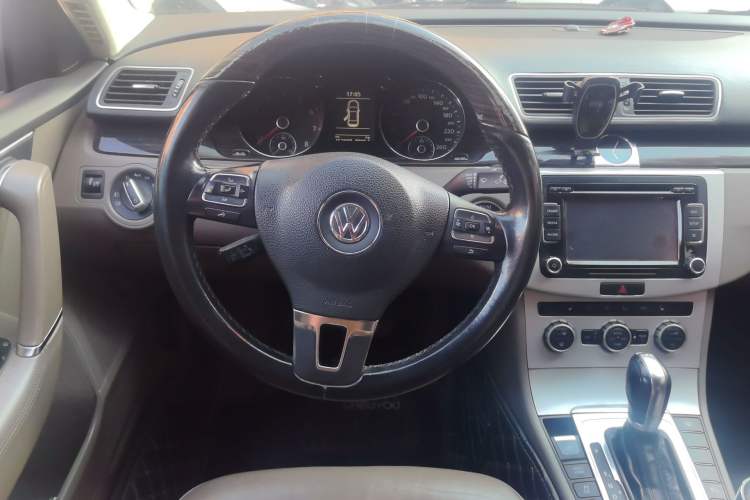 Used Volkswagen Magotan 2013 2.0 TSI Prestige Model Steering Wheel