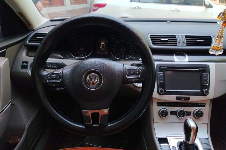 Used Volkswagen Magotan 2013 1.8TSI Prestige Model Steering Wheel