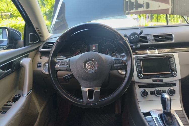 Used Volkswagen Magotan 2013 2.0 TSI Ultimate Model Steering Wheel