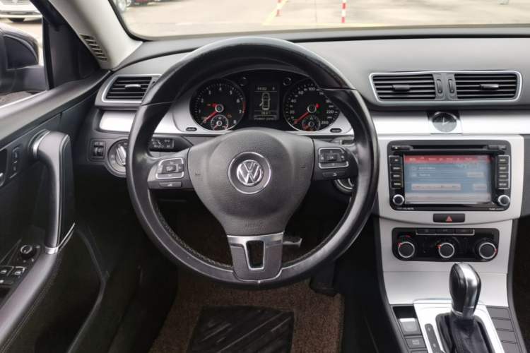 Used Volkswagen Magotan 2013 1.8TSI Premier Model Steering Wheel