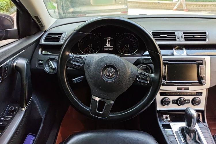Used Volkswagen Magotan 2013 1.8TSI Luxury Model Steering Wheel