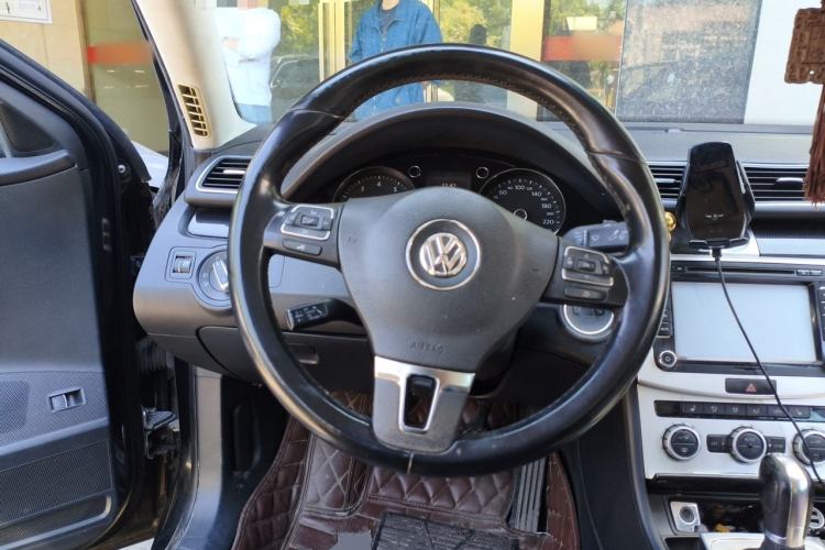 Used Volkswagen Magotan 2013 1.8TSI Luxury Model Steering Wheel