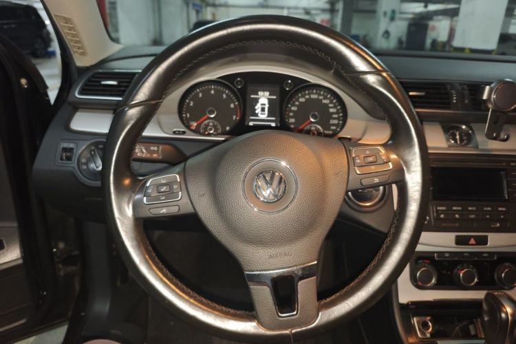 Used Volkswagen Magotan 2013 1.8TSI Premier Model Steering Wheel