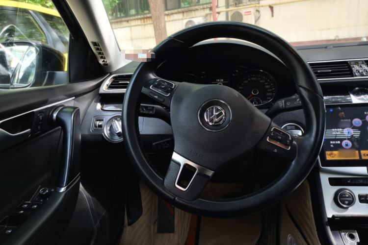 Used Volkswagen Magotan 2013 1.8TSI Luxury Model Steering Wheel