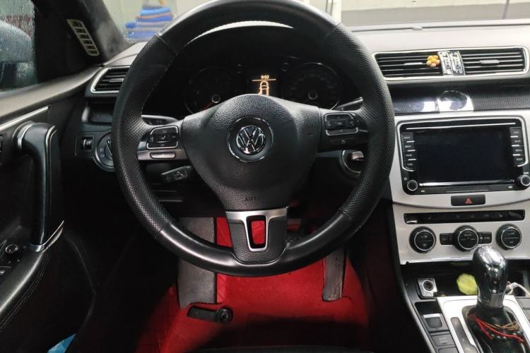 Used Volkswagen Magotan 2013 1.8TSI Luxury Model Steering Wheel