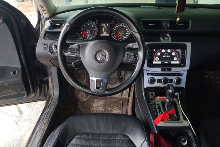 Used Volkswagen Magotan 2013 2.0 TSI Luxury Model Steering Wheel
