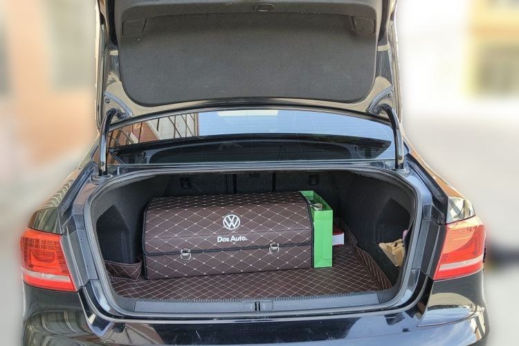 Used Volkswagen Magotan 2013 1.8TSI Premier Model Trunk