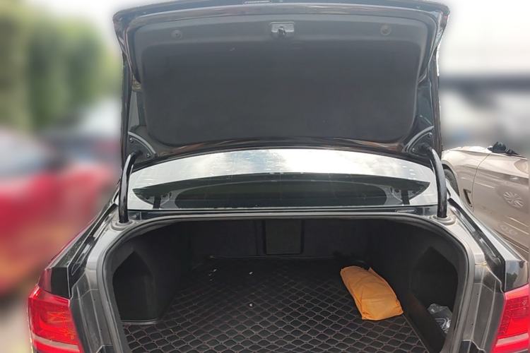 Used Volkswagen Magotan 2013 1.8TSI Luxury Model Trunk