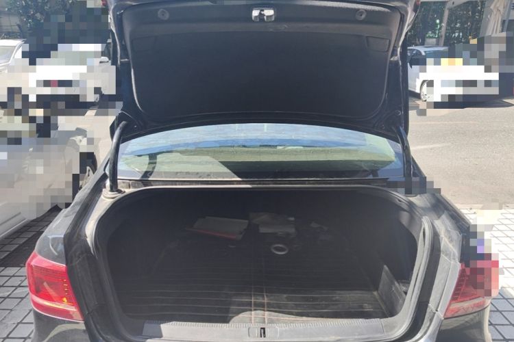 Used Volkswagen Magotan 2013 2.0 TSI Luxury Model Trunk