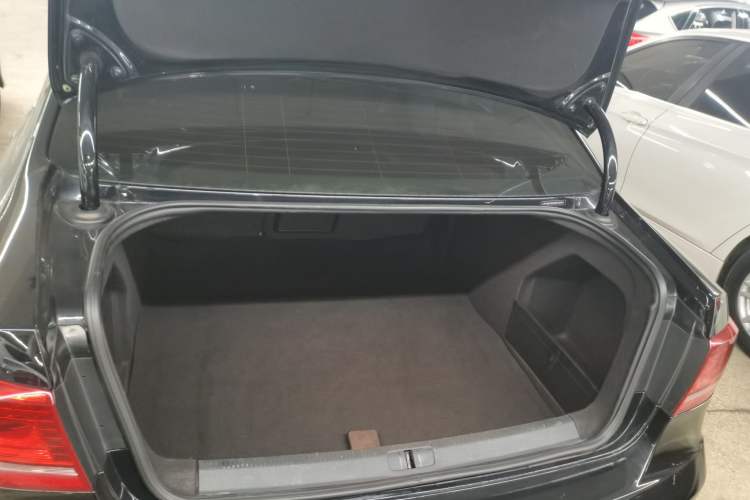 Used Volkswagen Magotan 2013 1.8TSI Luxury Model Trunk