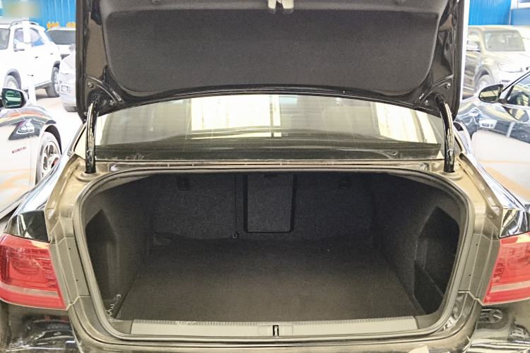 Used Volkswagen Magotan 2013 1.8TSI Premier Model Trunk