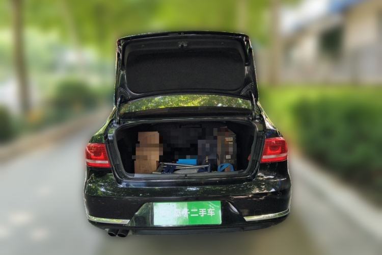 Used Volkswagen Magotan 2013 2.0 TSI Prestige Model Trunk