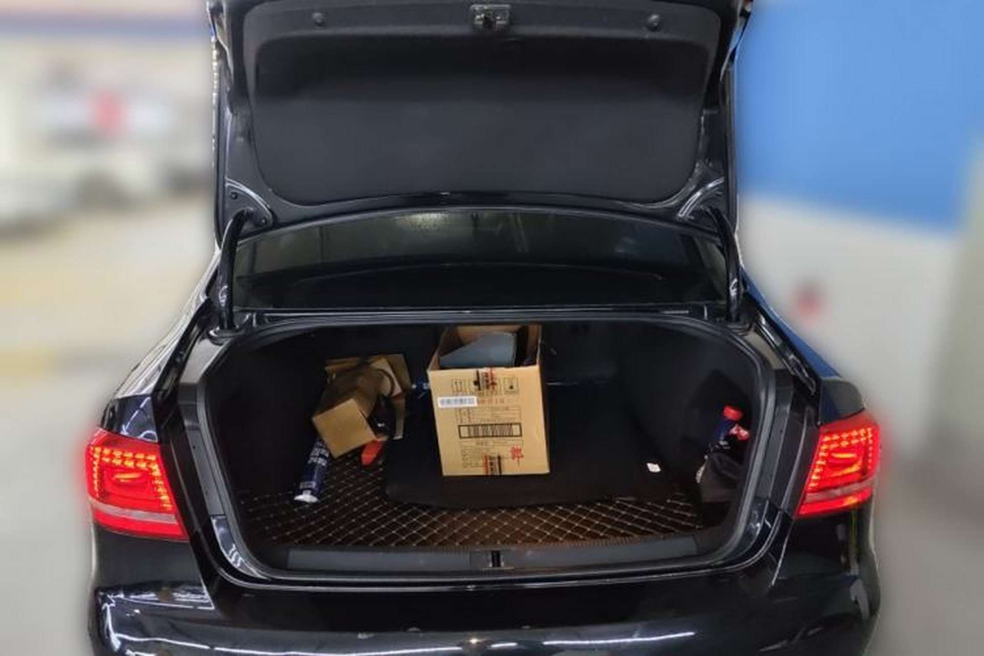 Used Volkswagen Magotan 2013 1.8TSI Premier Model Trunk