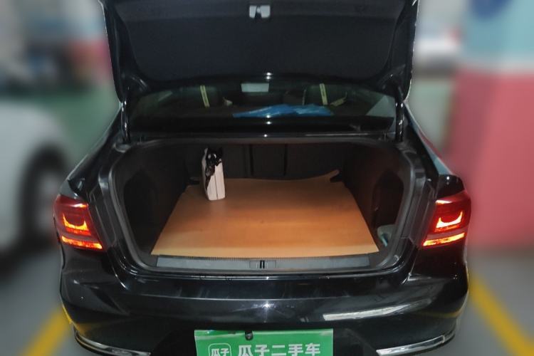 Used Volkswagen Magotan 2013 1.8TSI Premier Model Trunk