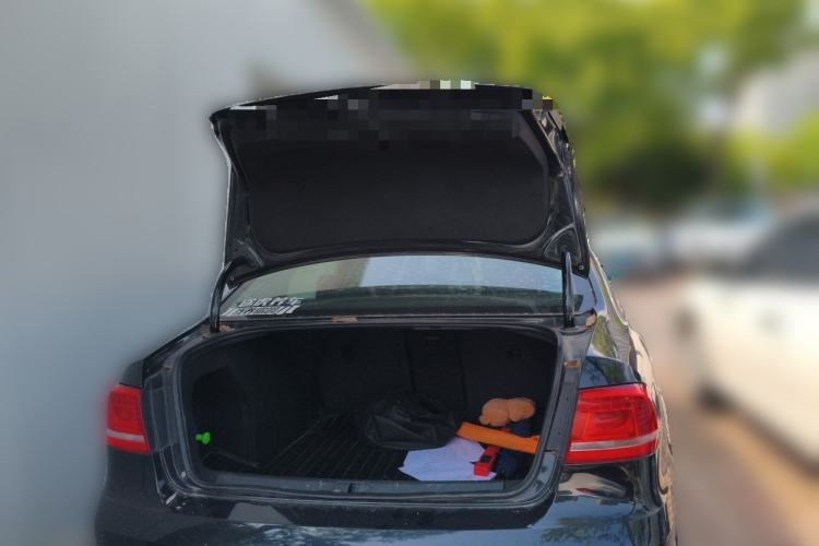 Used Volkswagen Magotan 2013 2.0 TSI Luxury Model Trunk