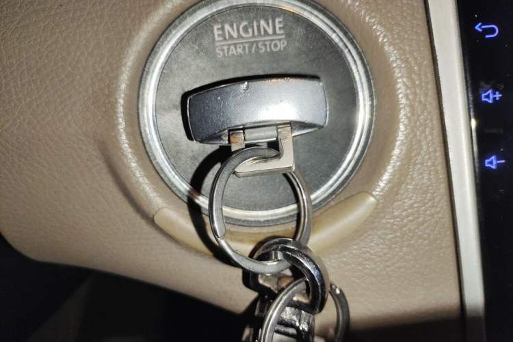 Used Volkswagen Magotan 2013 1.8TSI Luxury Model Vehicle Key