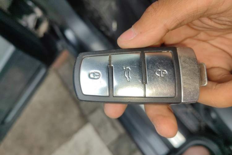Used Volkswagen Magotan 2013 1.8TSI Luxury Model Vehicle Key