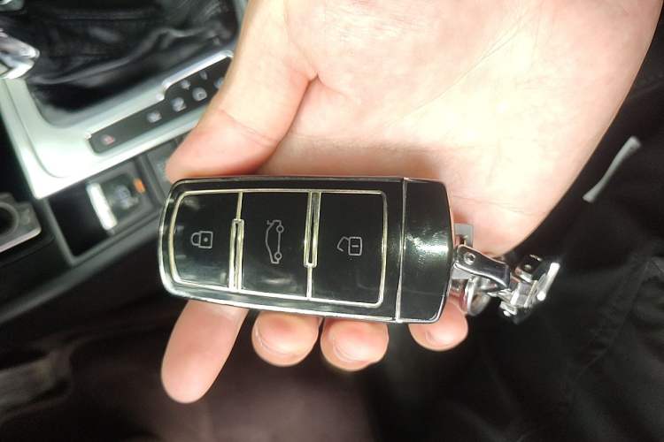 Used Volkswagen Magotan 2013 1.8TSI Prestige Model Vehicle Key