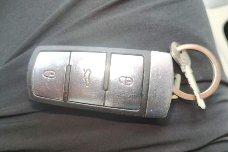 Used Volkswagen Magotan 2013 1.8TSI Luxury Model Vehicle Key