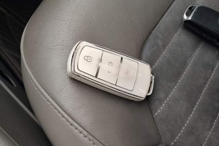 Used Volkswagen Magotan 2013 1.8TSI Prestige Model Vehicle Key
