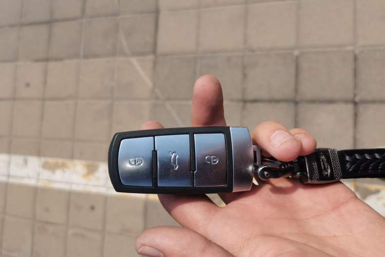 Used Volkswagen Magotan 2013 2.0 TSI Luxury Model Vehicle Key