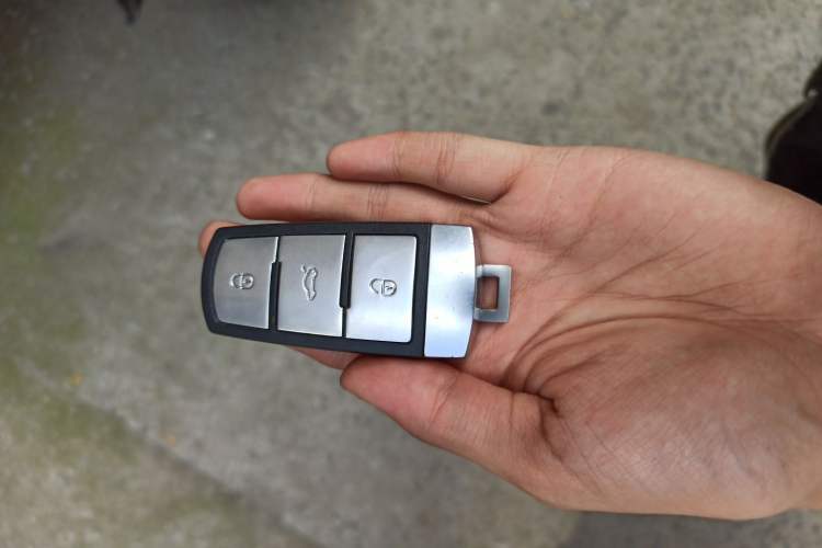 Used Volkswagen Magotan 2013 1.8TSI Premier Model Vehicle Key