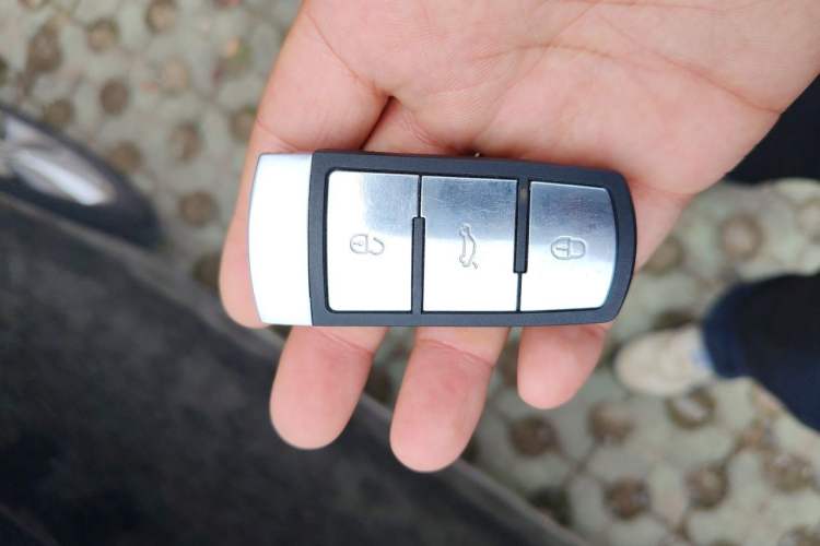 Used Volkswagen Magotan 2013 1.8TSI Luxury Model Vehicle Key