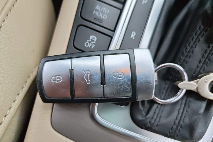 Used Volkswagen Magotan 2013 1.8TSI Luxury Model Vehicle Key