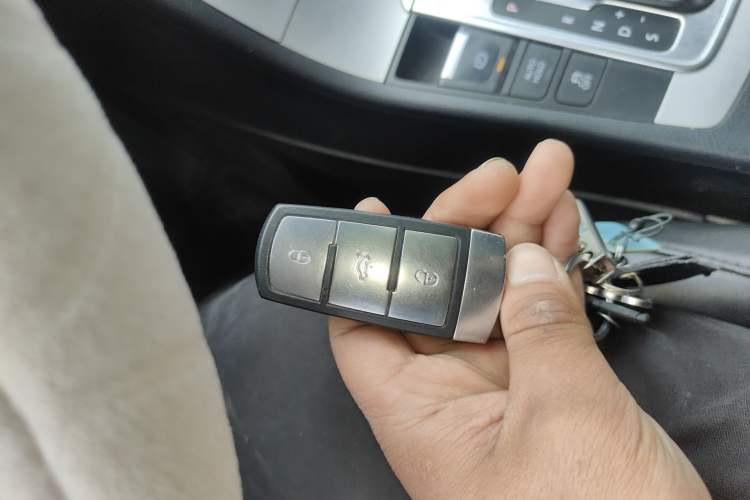 Used Volkswagen Magotan 2013 2.0 TSI Luxury Model Vehicle Key