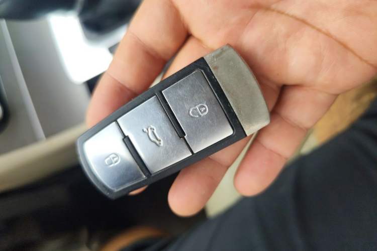 Used Volkswagen Magotan 2013 1.8TSI Premier Model Vehicle Key