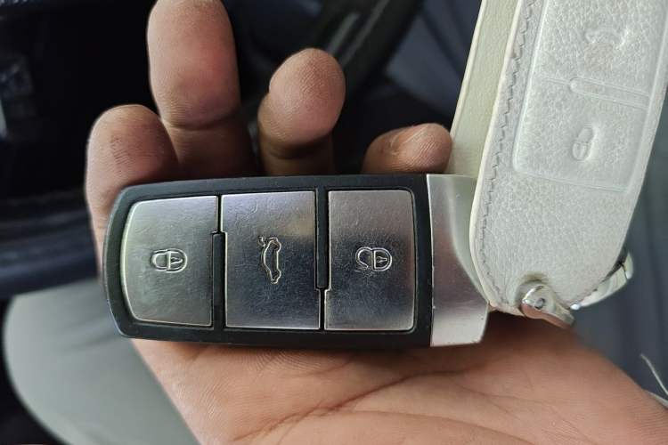 Used Volkswagen Magotan 2013 2.0 TSI Luxury Model Vehicle Key