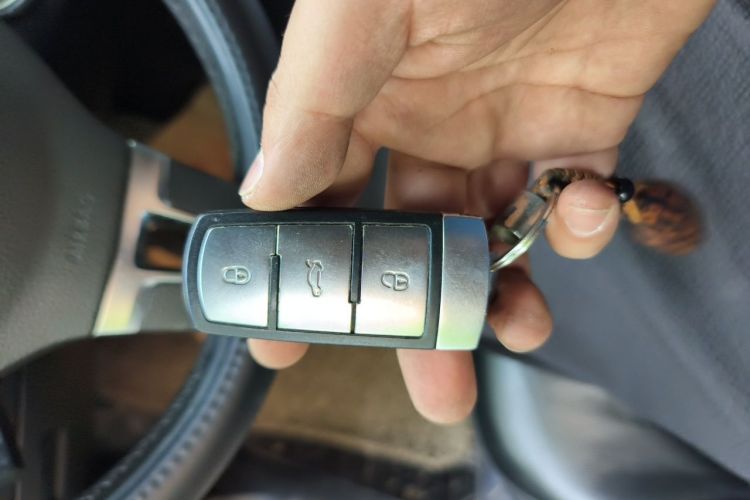 Used Volkswagen Magotan 2013 1.8TSI Premier Model Vehicle Key