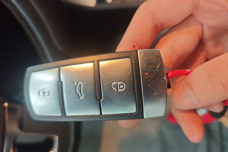 Used Volkswagen Magotan 2013 1.8TSI Luxury Model Vehicle Key