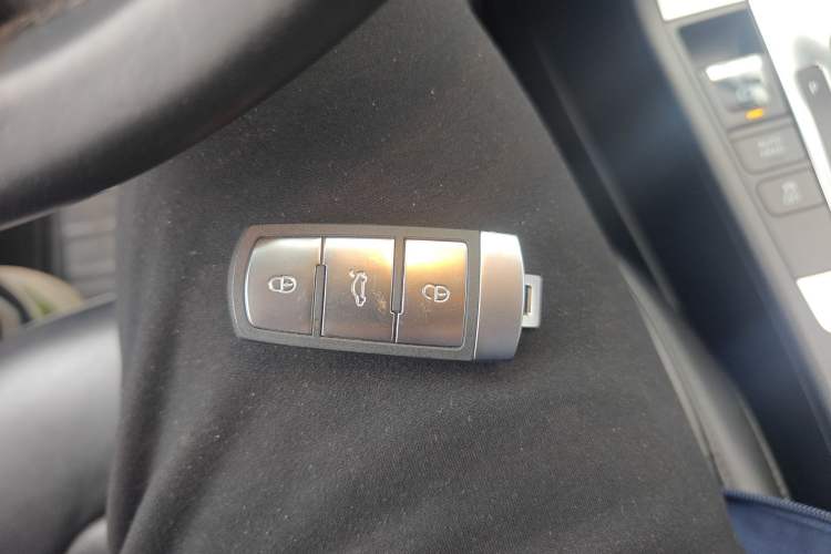 Used Volkswagen Magotan 2013 1.8TSI Premier Model Vehicle Key