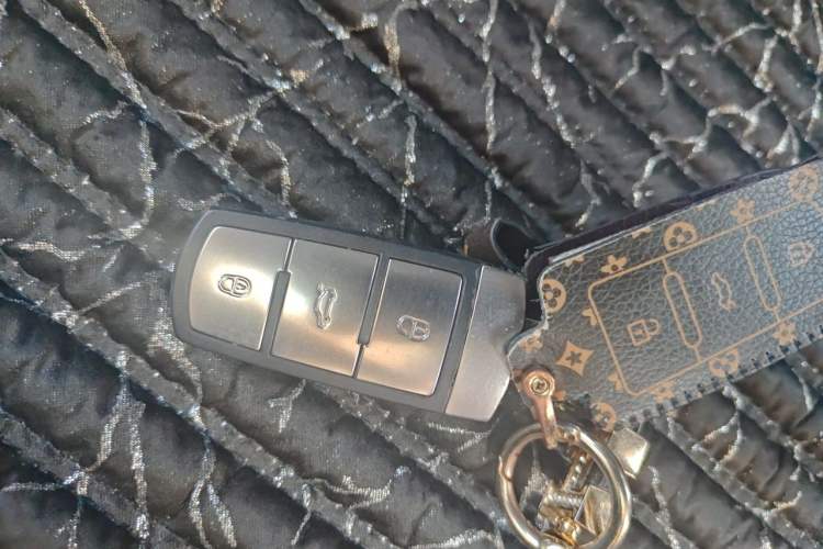 Used Volkswagen Magotan 2013 1.8TSI Luxury Model Vehicle Key