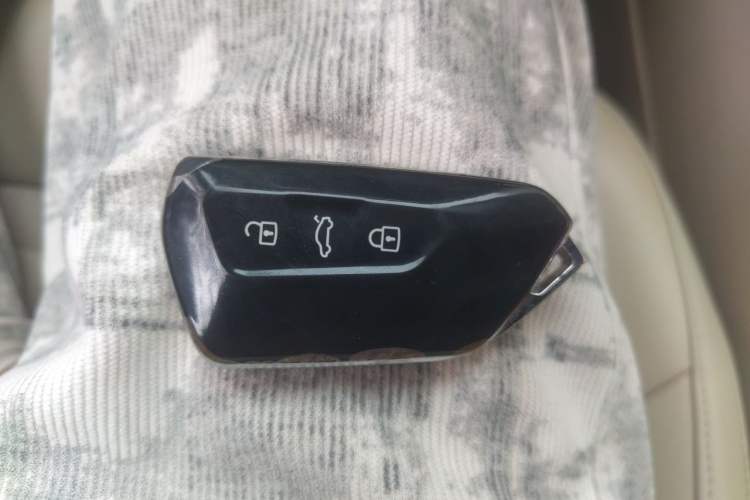 Used Volkswagen Magotan 2013 1.8TSI Premier Model Vehicle Key