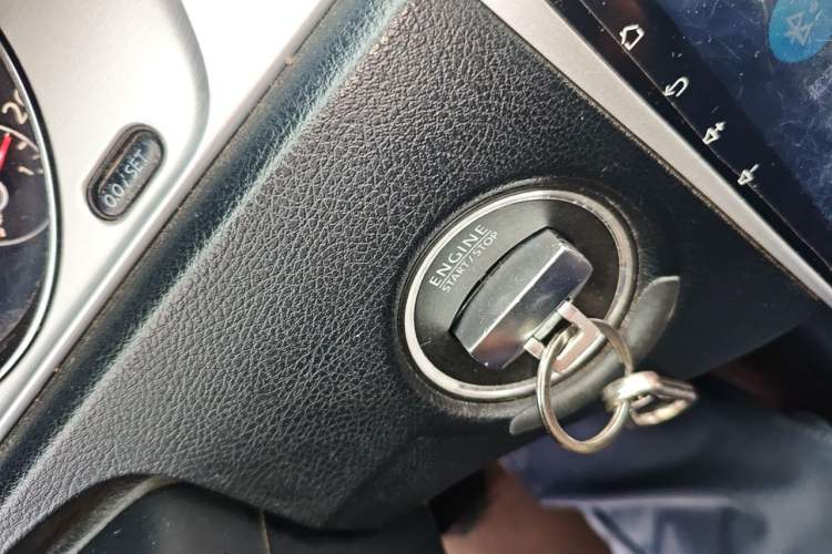 Used Volkswagen Magotan 2013 1.8TSI Comfort Model Vehicle Key